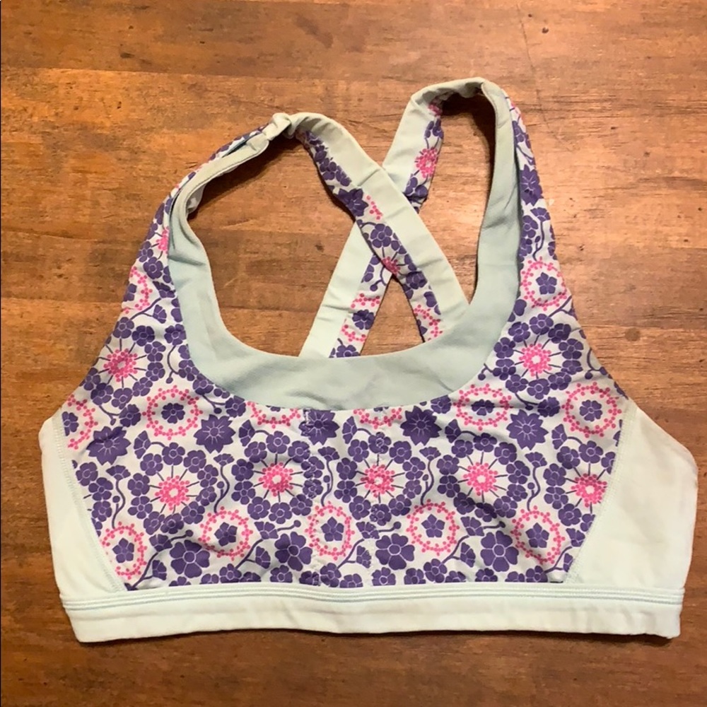 Lululemon sports bra size 8